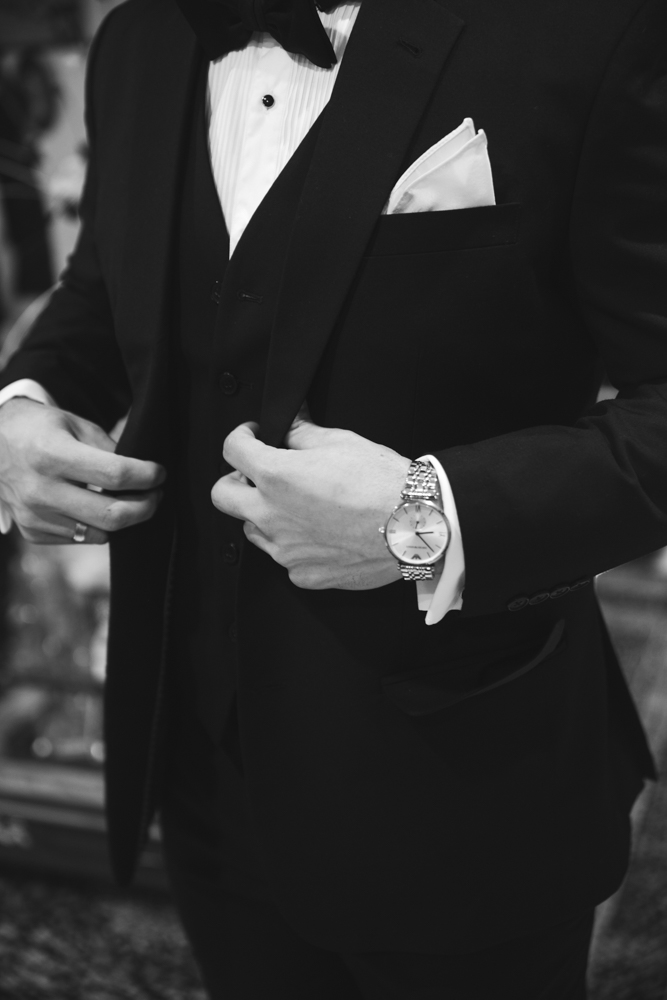 Groom Getting Ready_93